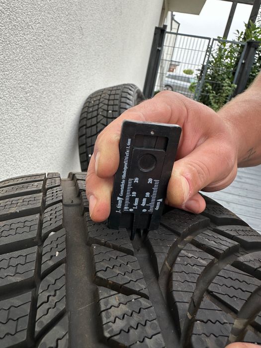 Opony Kumho 235/40/19