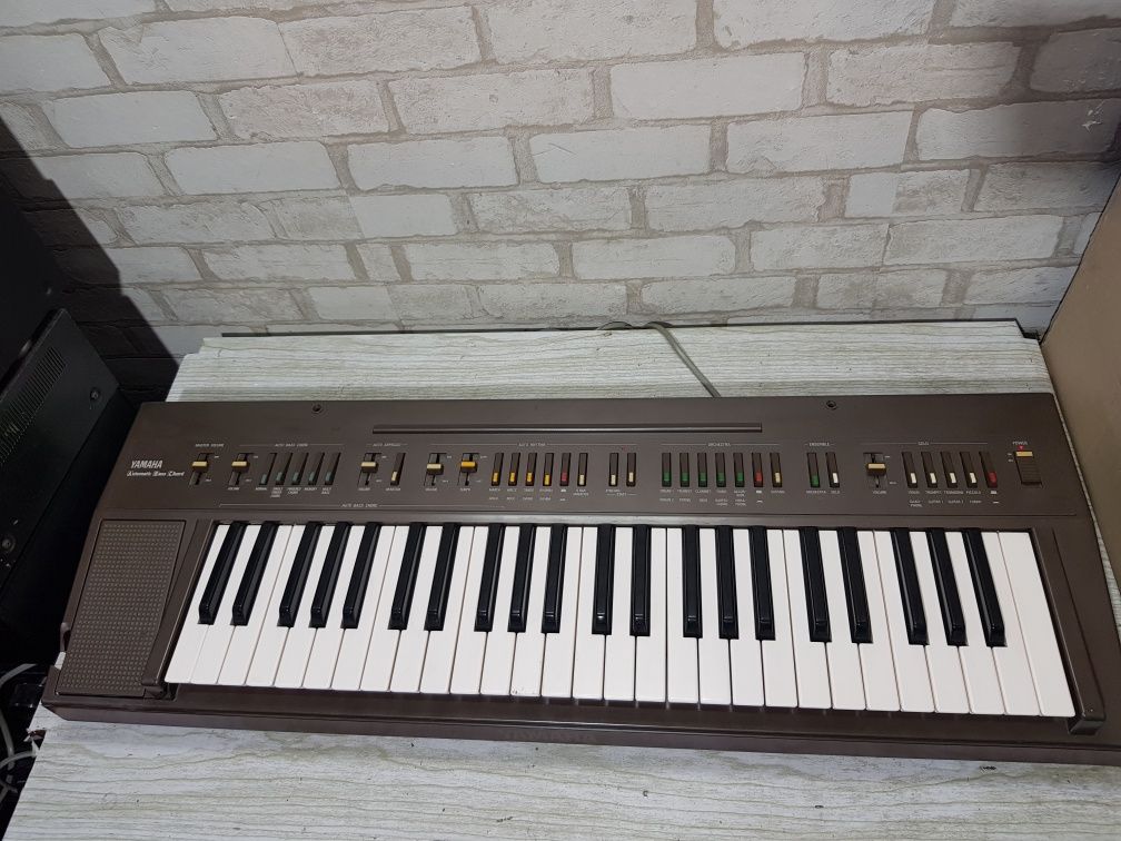 Синтезатор Yamaha PS-30B/PSR 15 б/у з Німеччини