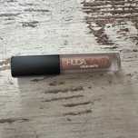 Huda Beauty pomadka liquid matte wifey 1.9ml