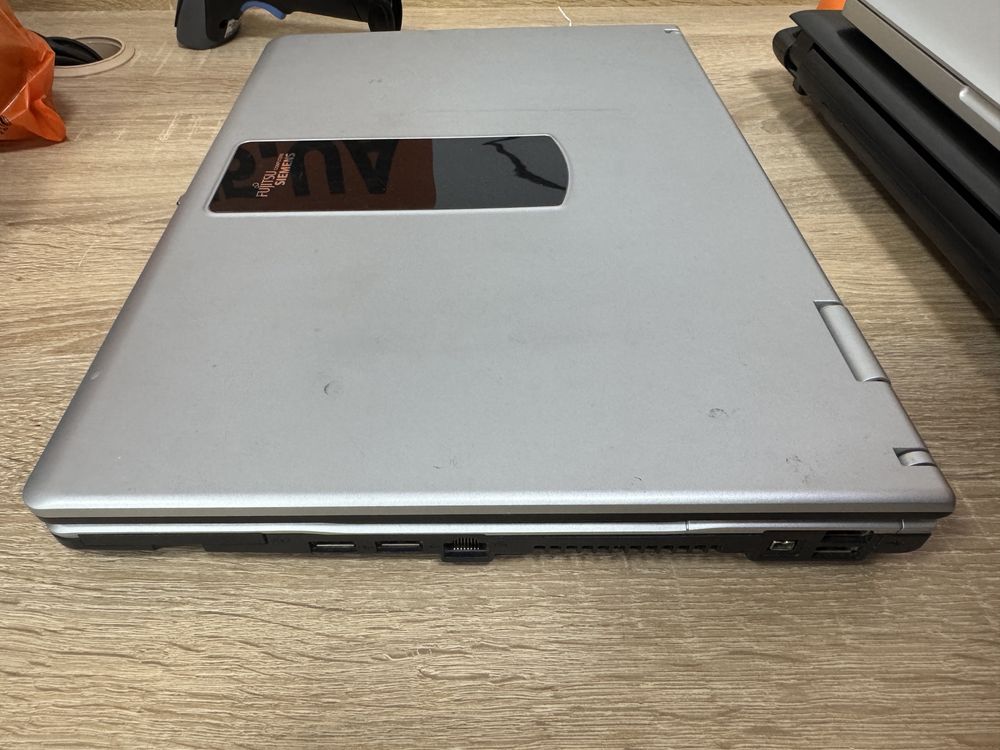 Fujitsu-Siemens Amilo A1655G