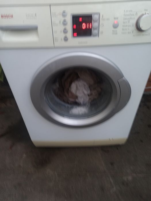 Máquina de Lavar Roupa BOSCH Série 4