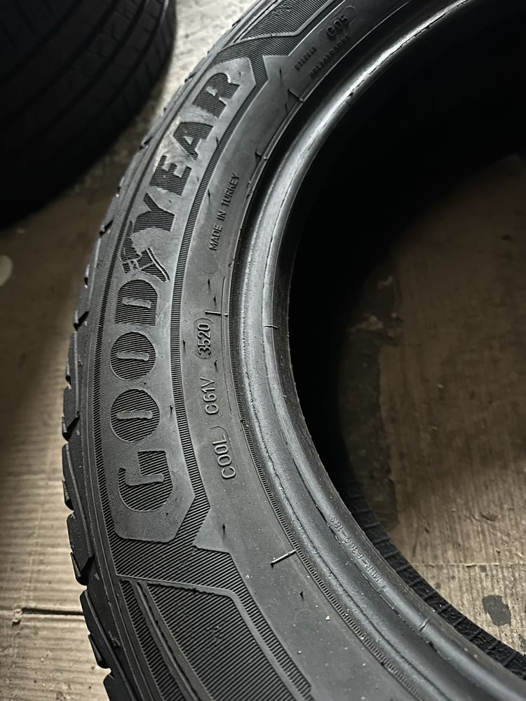 Пара 215/65 R16С GoodYear UltraGrip   /всесезон/