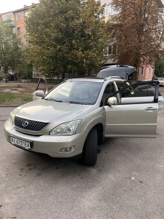 Машина Lexus RX350