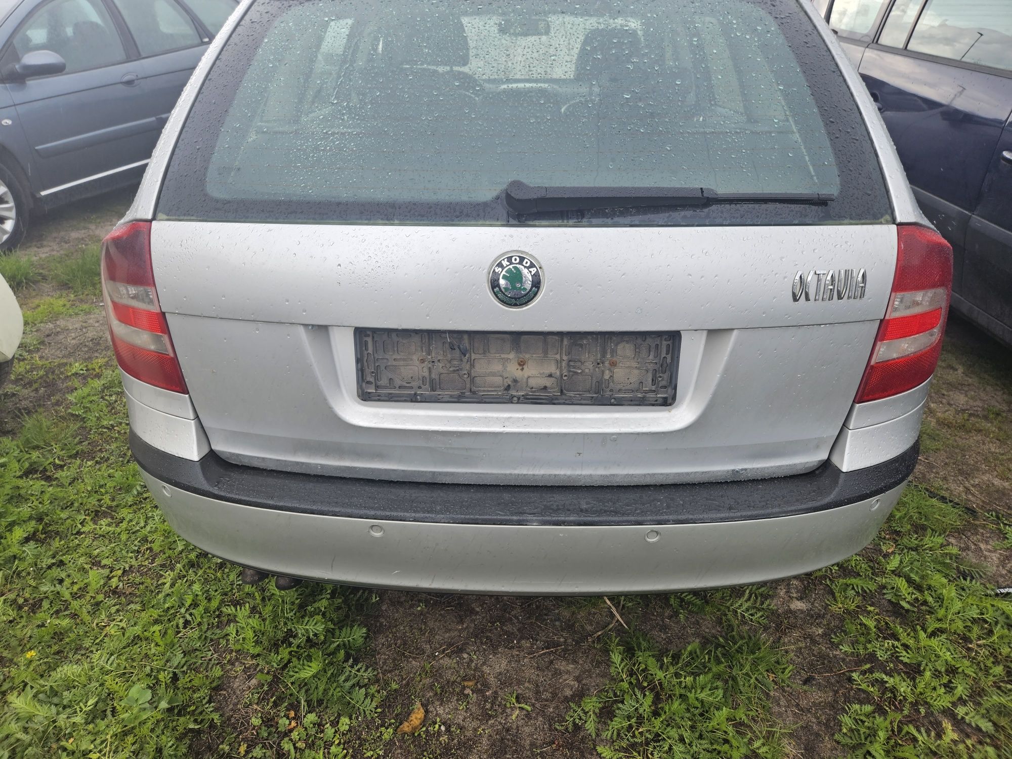 Skoda Octavia 2  maska lampa blotnik drzwi klapa koła 9102