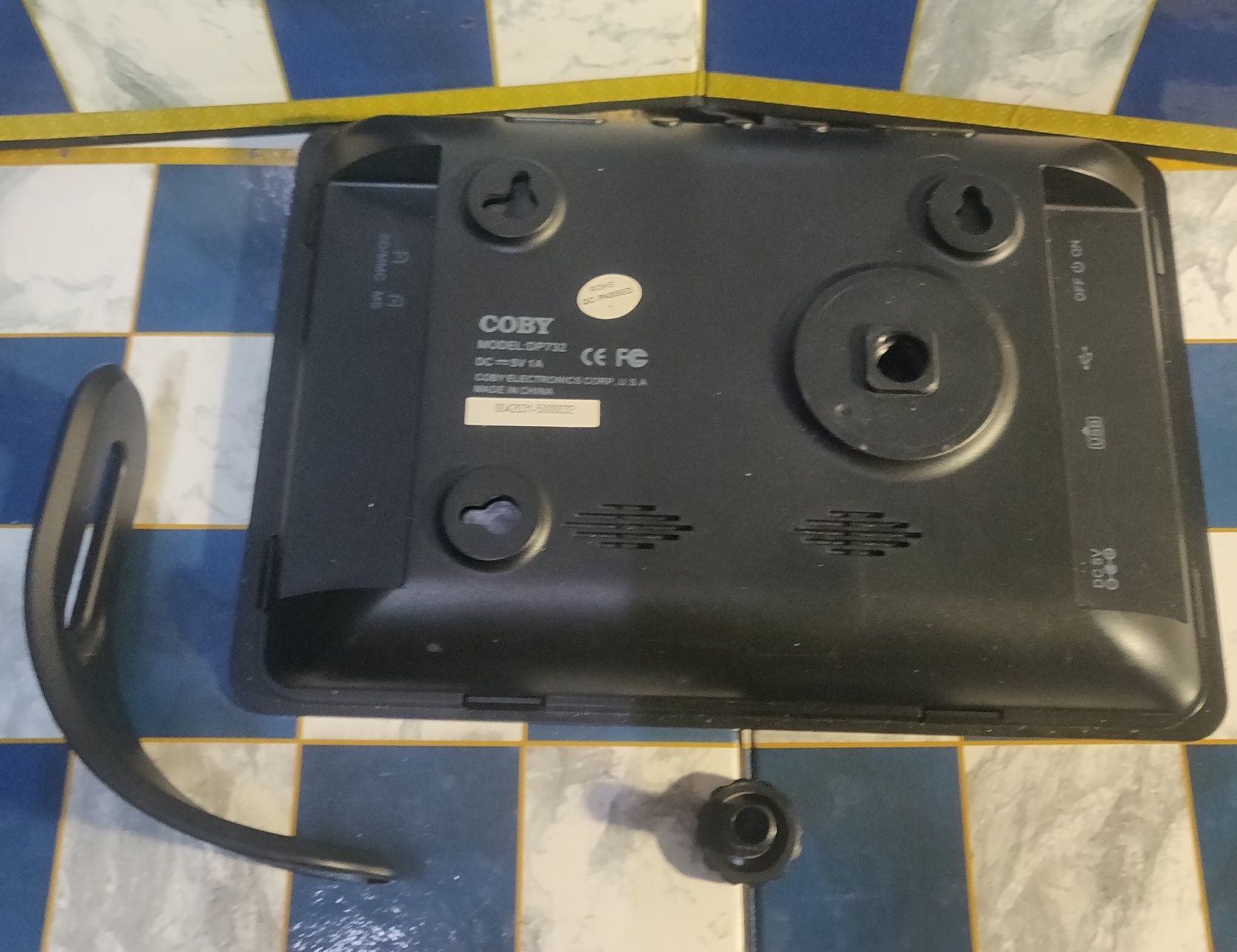 Цифровая фоторамка COBY DP732