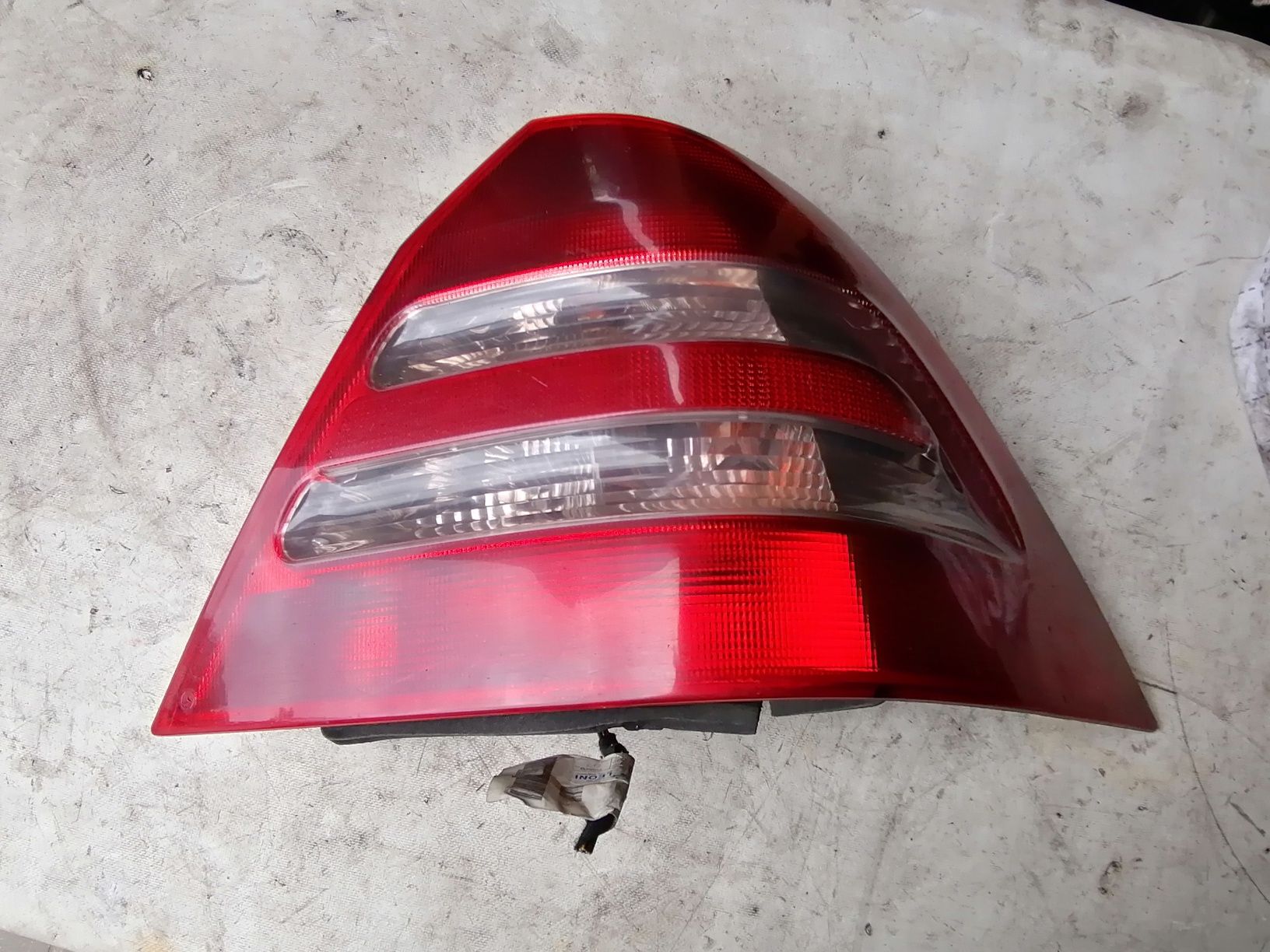 Lampa tylna prawa Mercedes W203 sedan