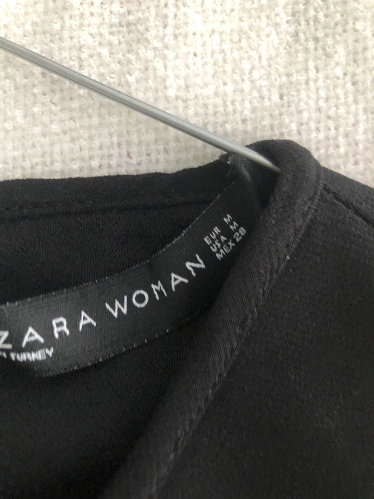 Czarna bluzeczka pawie piora zara