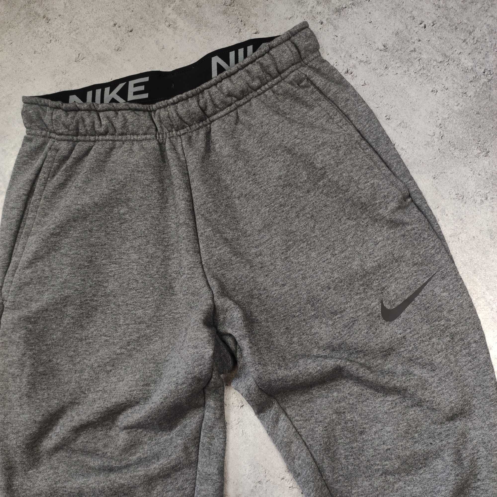 MĘSKIE Spodnie Dresy Sportowe Nike Małe Logo Dri-Fit Dresowe Joggery