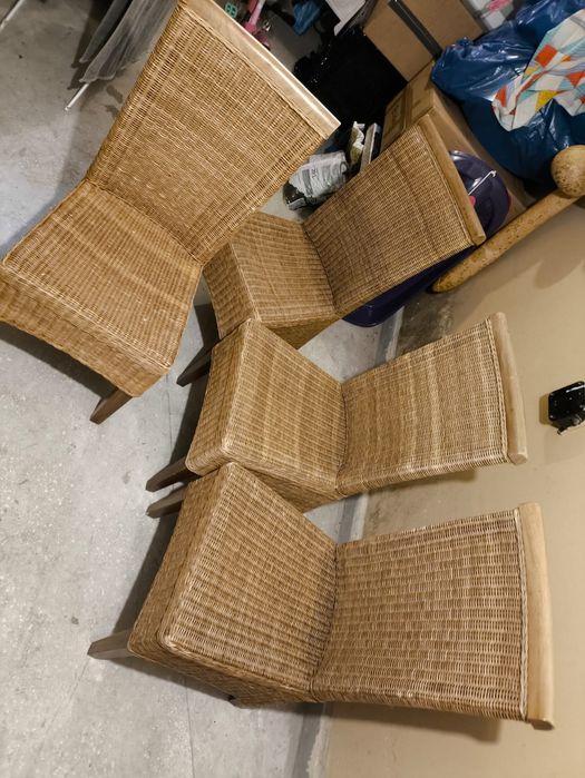 Krzesła z prawdziwego rattanu  z elementami drewna