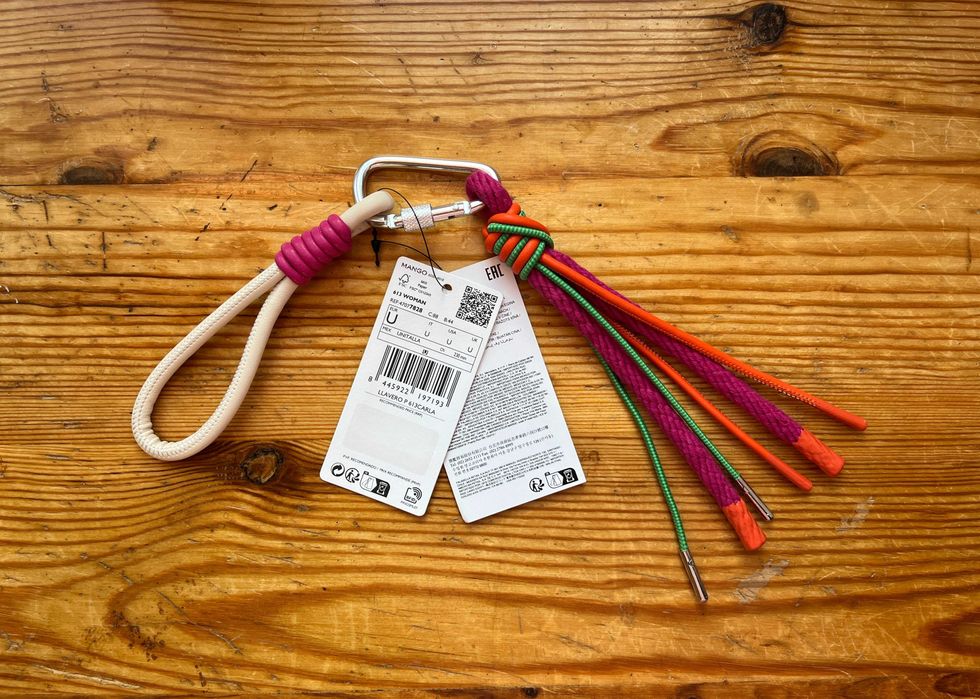 Брелок з карабіном та петлею Mango