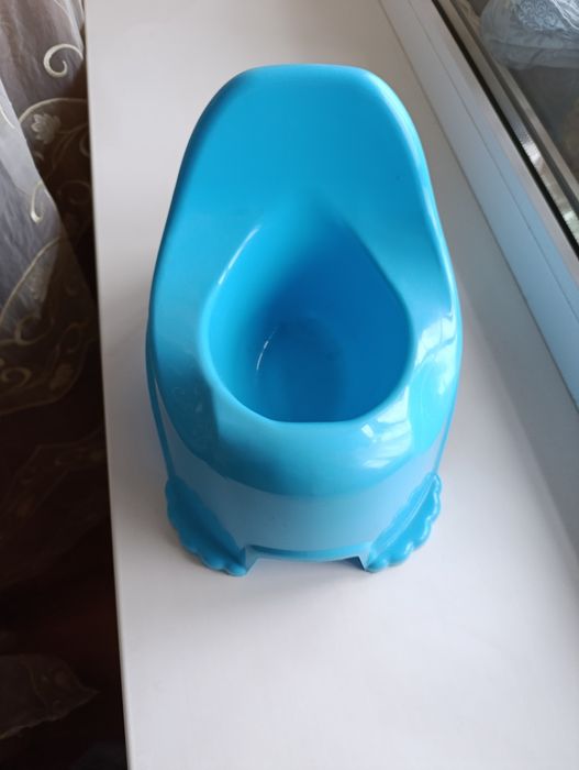 Віддам безкоштовно речі дитячі