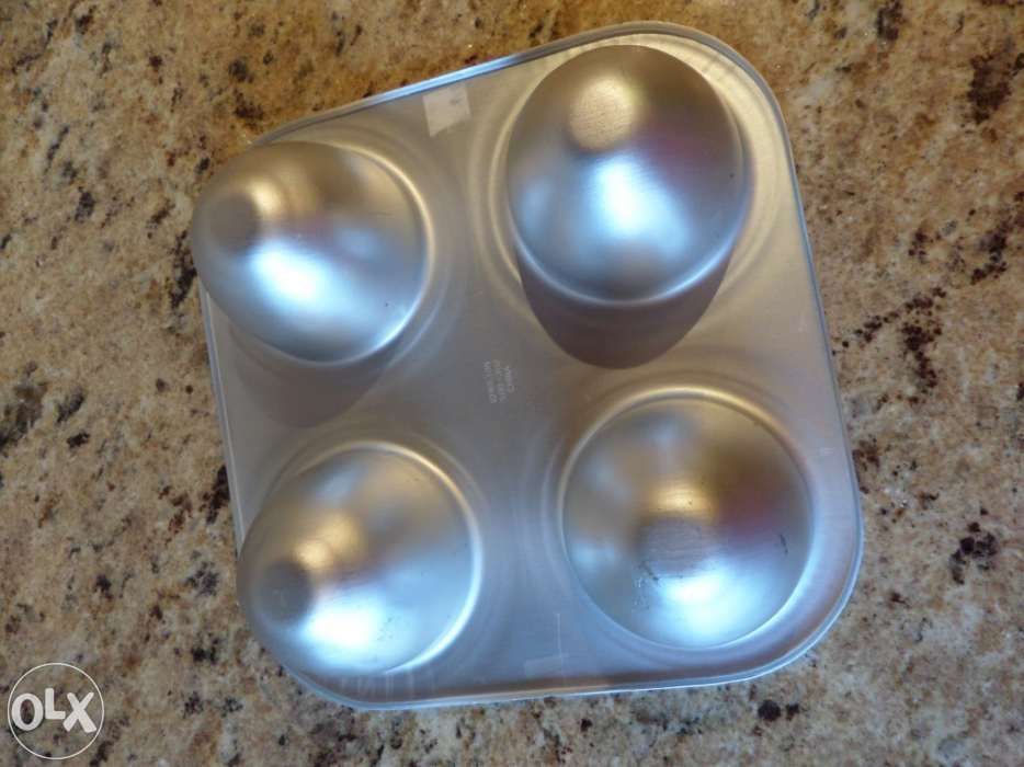 Forma para bolos Bonecas e Palhaços (cake design), marca Wilton