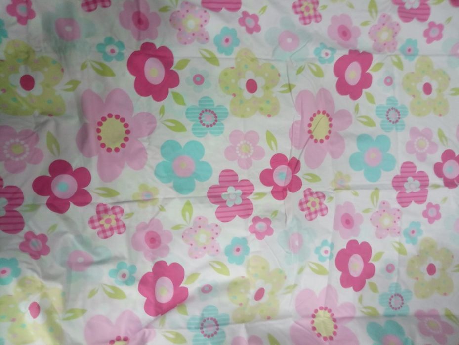 Cortina+capa edredão+almofada menina