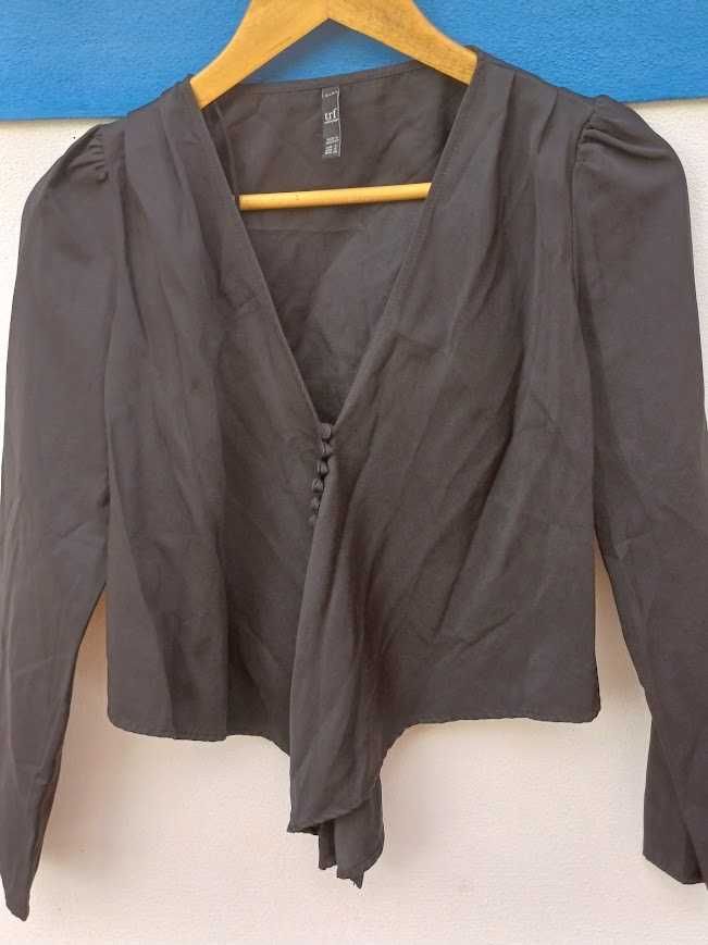 Camisa/Chemise preta Zara, com atilhos e botões, tamanho S