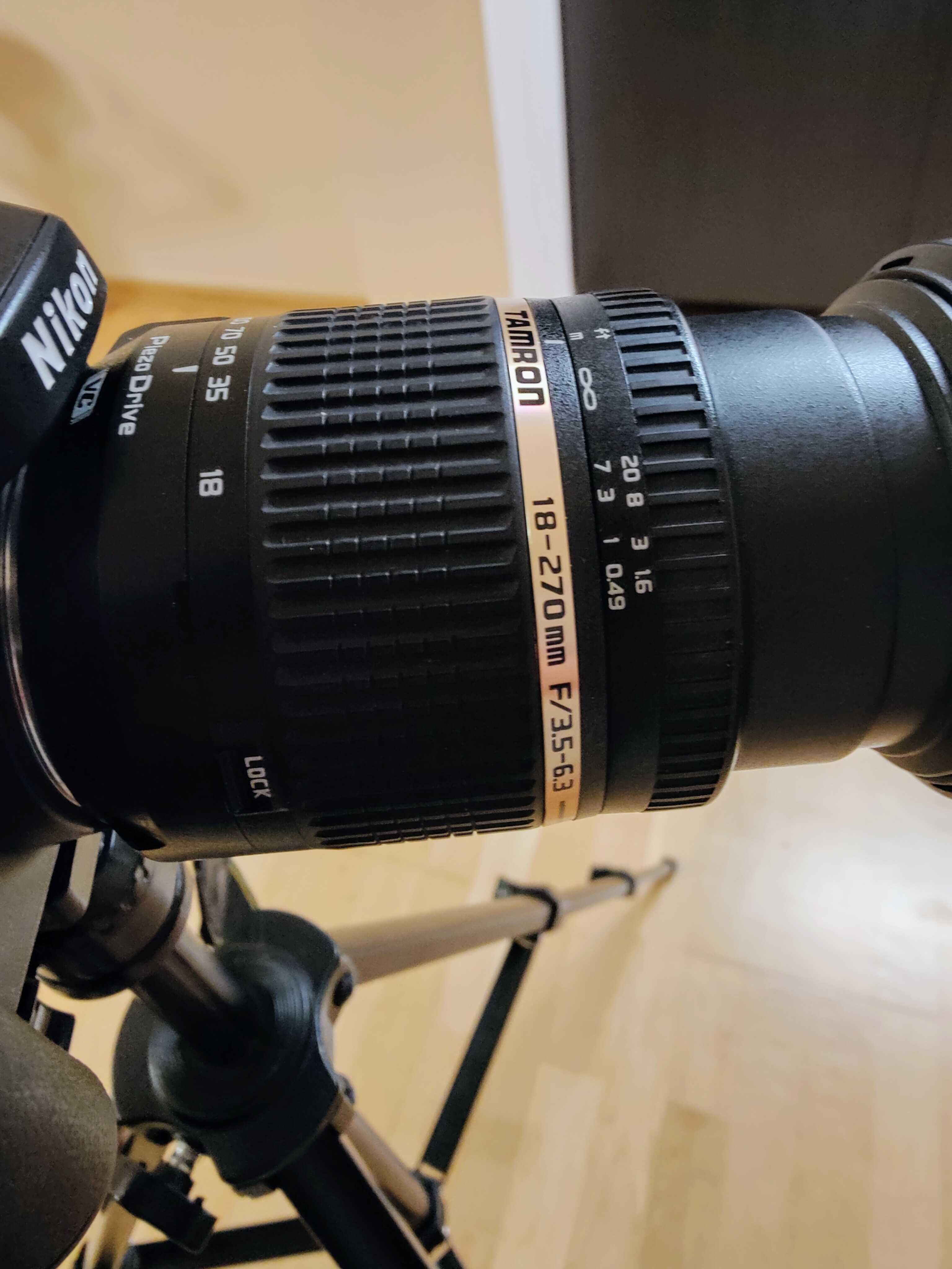 Zestaw do fotografowania, lustrzanka NIKON, dwa obiektywy, statyw.