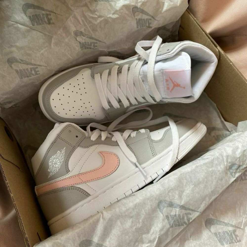 NIKE air jordan.
