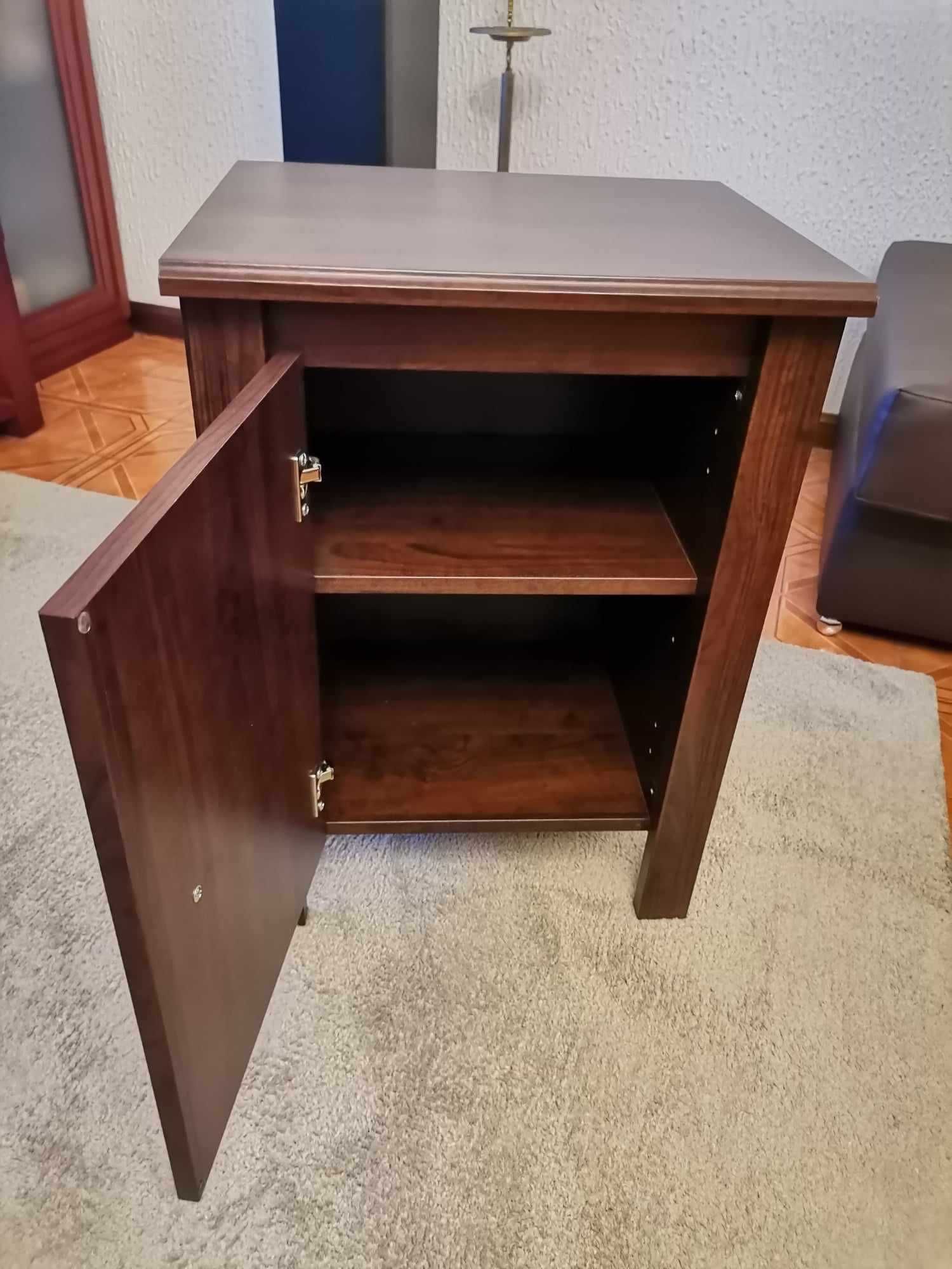 Mesinha de cabeceira IKEA