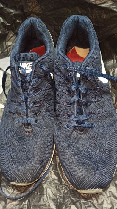 Кроссовки Nike в хорошем сосстоянии , большие .