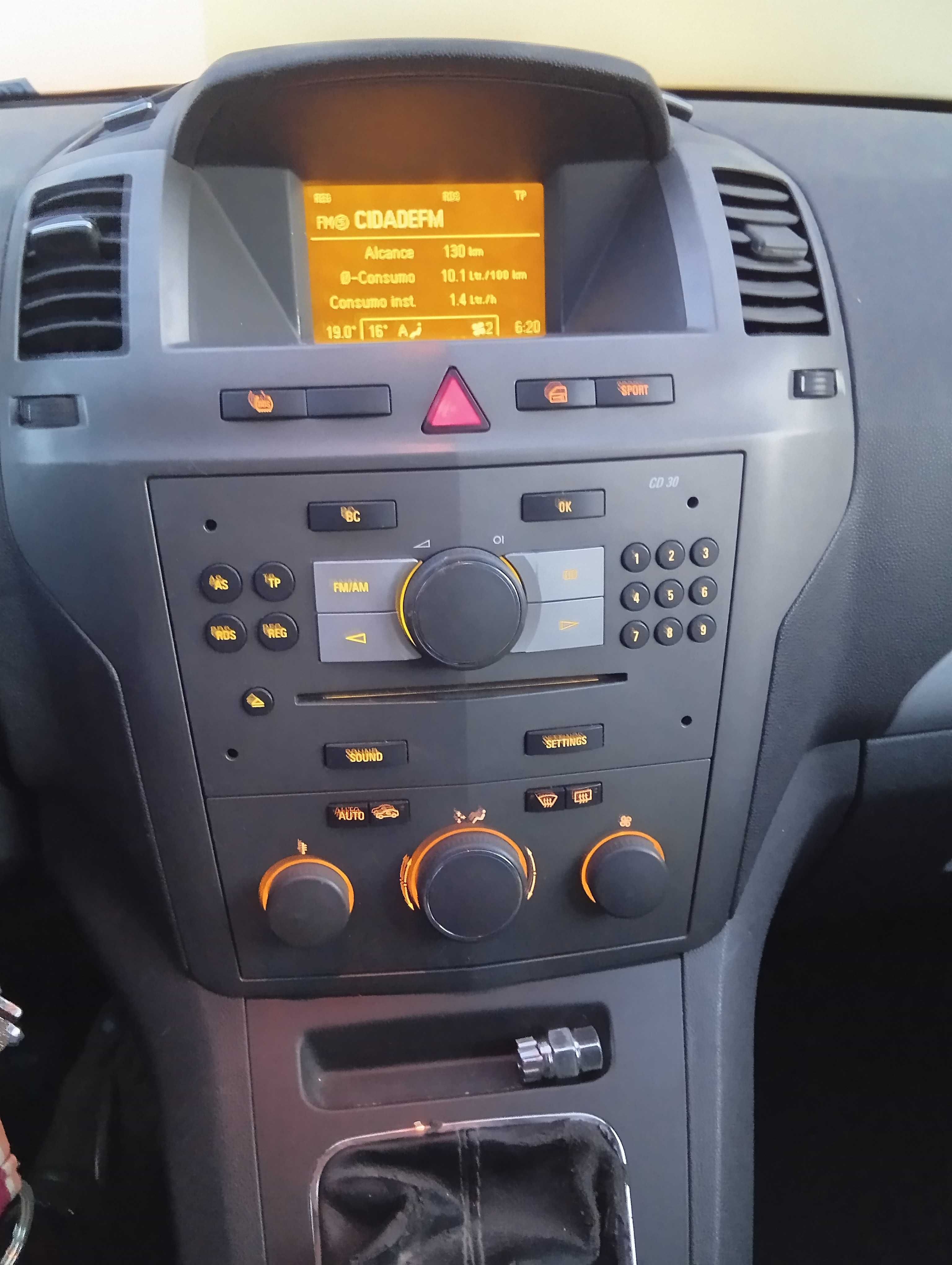 Opel Zafira em muito bom estado