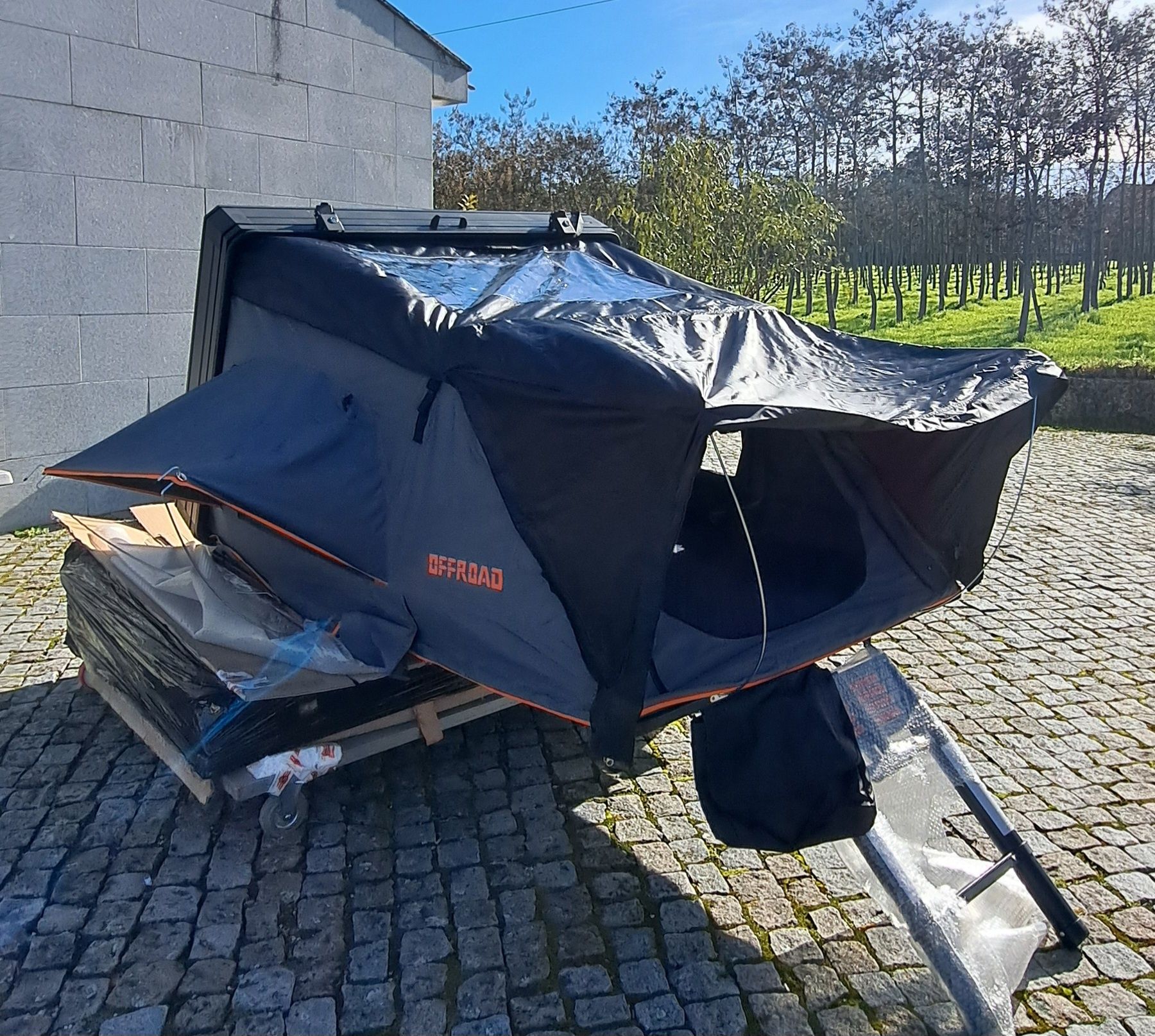 Tenda familiar em alumínio