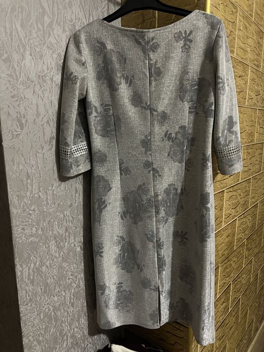 Святкова сукня 46 розміру