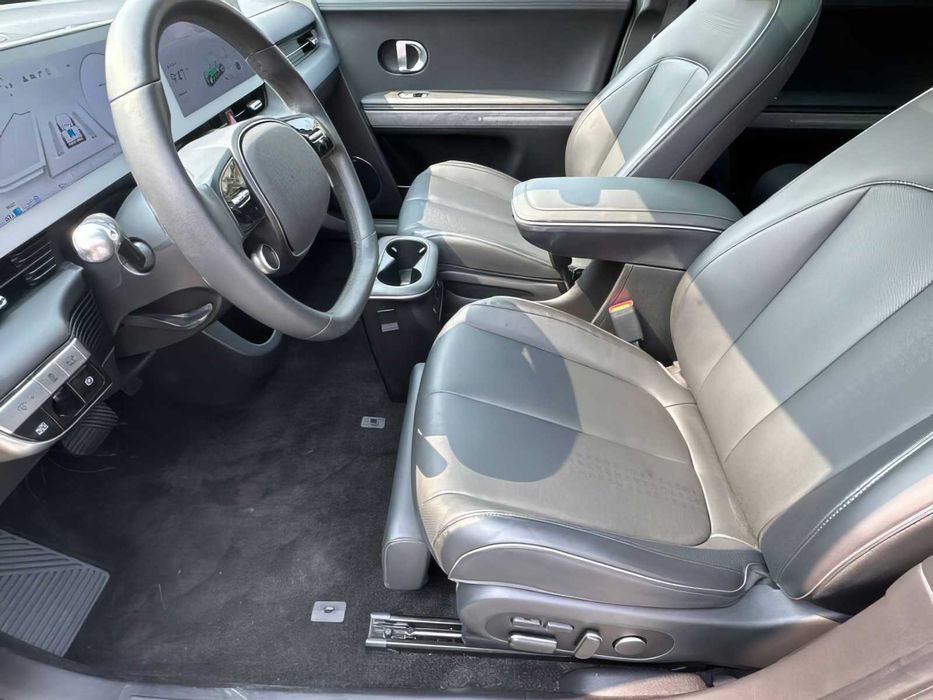 Hyundai Ioniq 5      2023