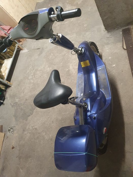 Skuter elektryczny