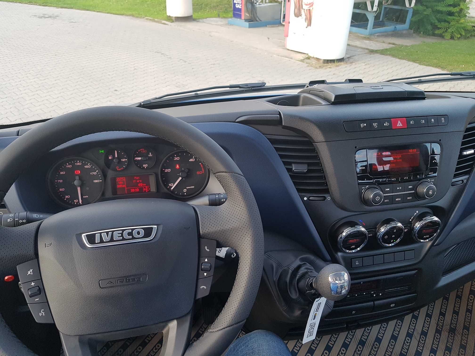 Wynajem Wypożyczalnia lawety Lawet Autolawet Iveco Daily 3.0 D
