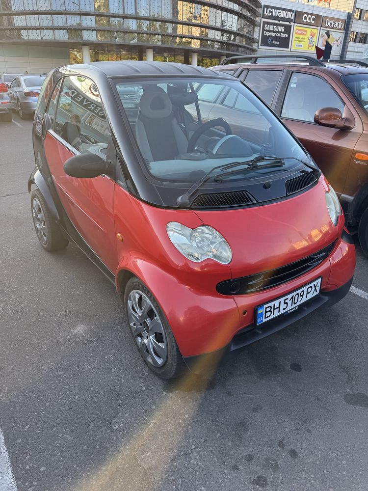 Продається чудовий червоний Smart for two