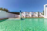 Moradia T3 condomínio com piscina 10 minutos praia