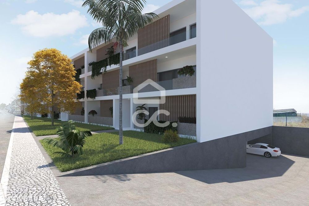 Terreno de 3000 m2 p/ construção urbana em localização central | Évora