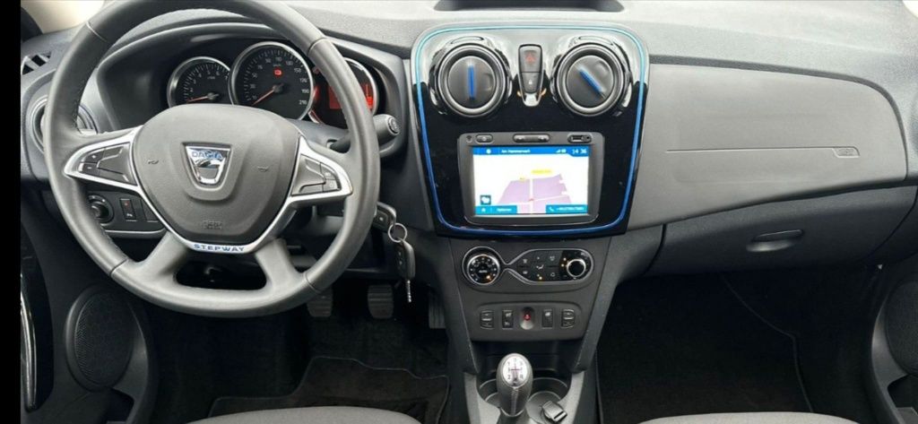 Dacia Sandero Stepway blue Dci 15 Celebration