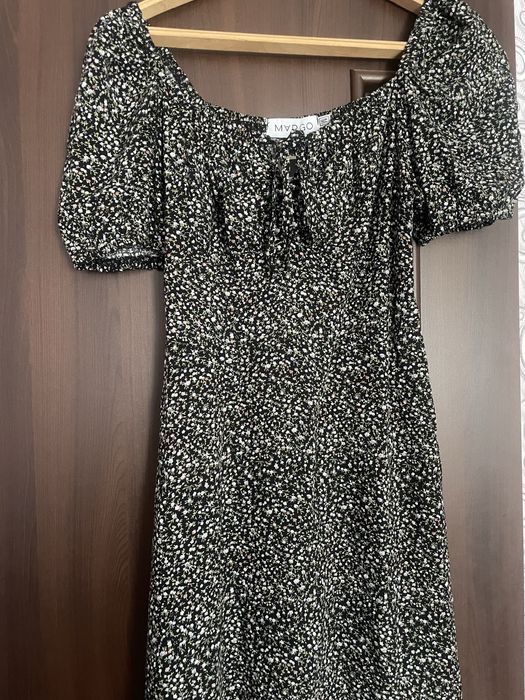 літня сукня міді