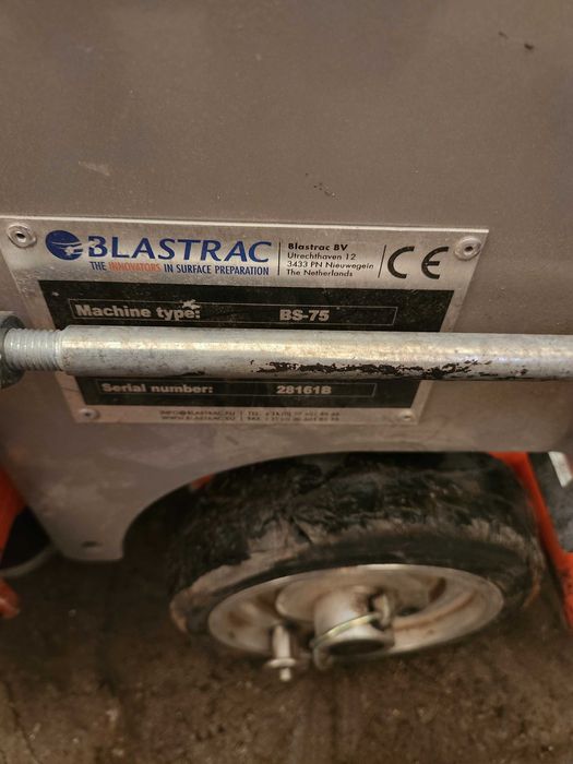 Samojezdna zrywarka podłogowa Blastrac BS 75 230 V