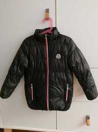 Kurtka Moncler                .