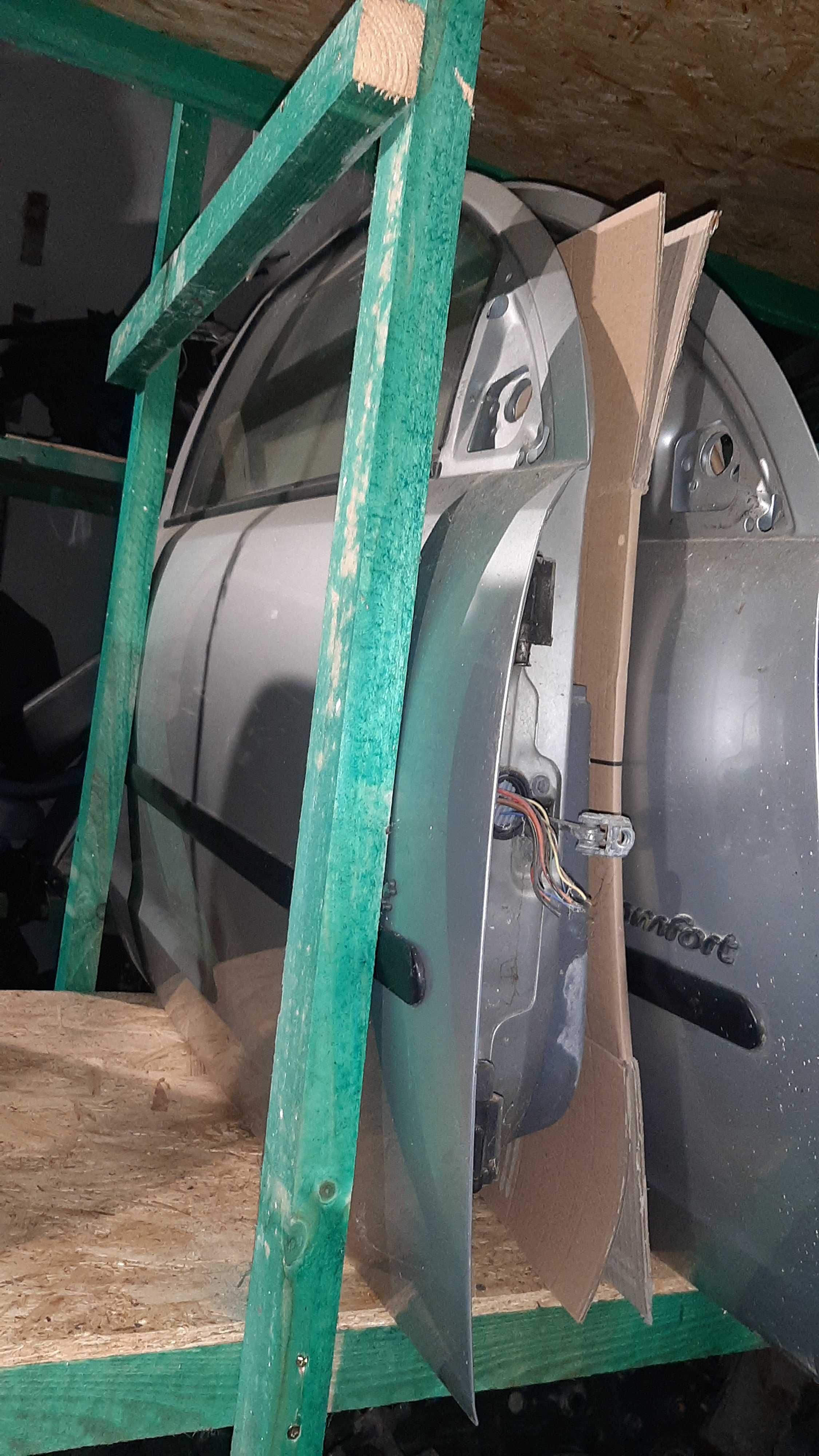 lak. Z147 opel corsa c drzwi prawe prawy przód 3 drzwi