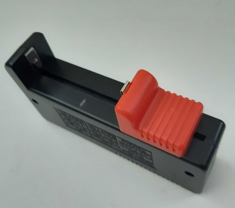 Medidor Testador Universal de Pilhas Baterias Novo