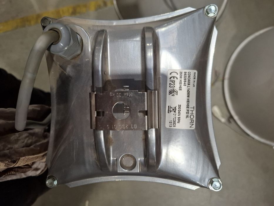 Lampy przemysłowe THORN