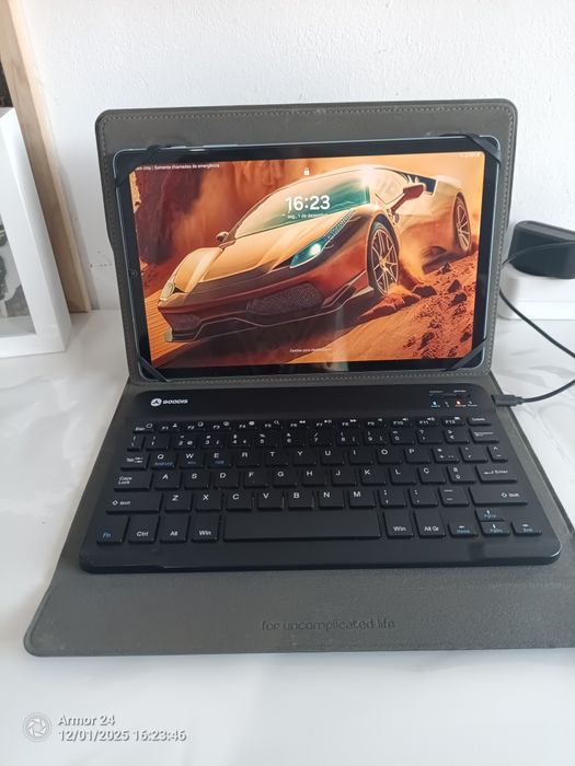 Capa com teclado para tablet GOODIS