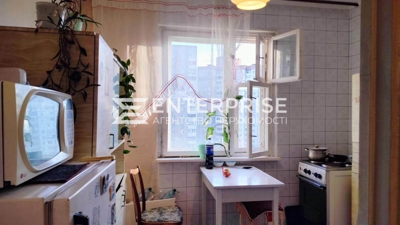 Продаж 2к квартира, вул. Бальзака Оноре, Троєщина