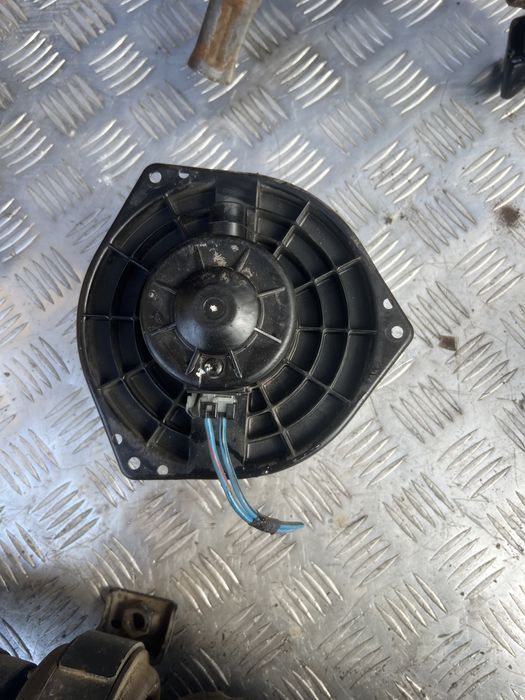 Моторчик печки Isuzu d-max год 05 d max исудзу д-макс