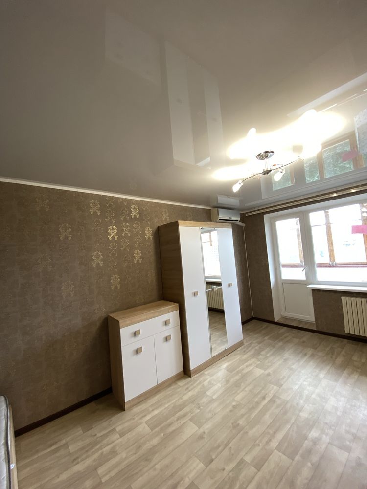 Продам 1 ком. Пр. О.Поля низ( бывш.пр.Кирова) 32000$