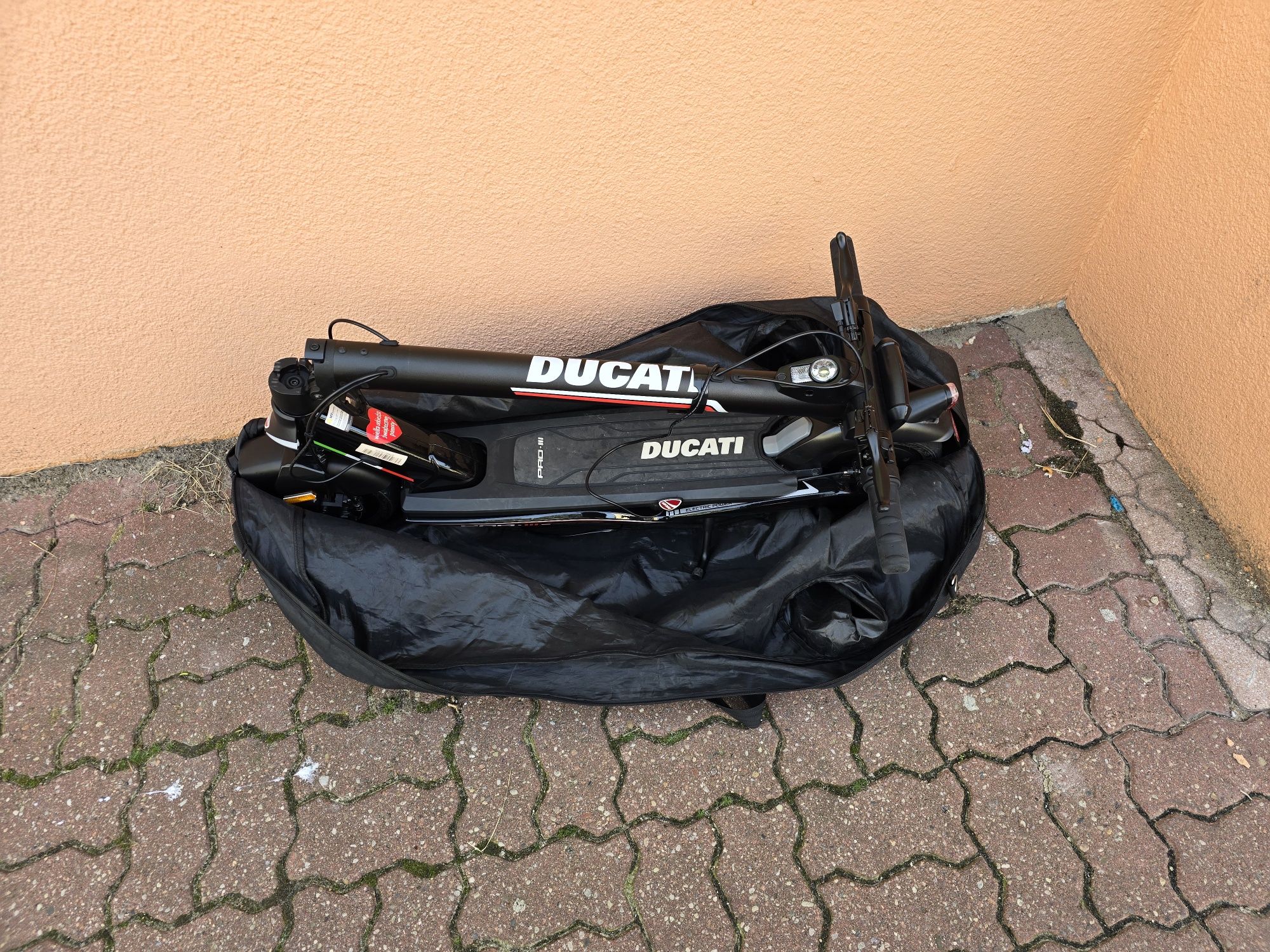 Hulajnoga elektryczna Ducati pro 3