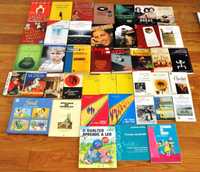 Vendo ou troco vários livros em diferentes línguas