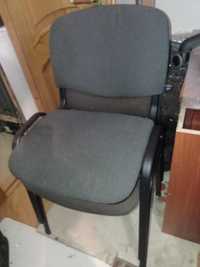 Продам офісні крісла