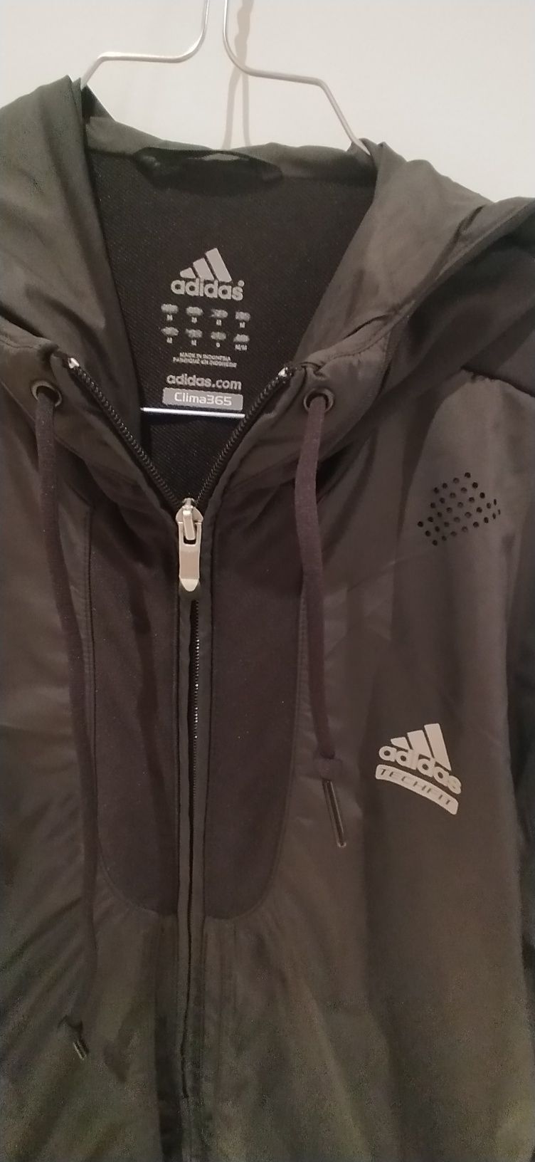 Casacos Adidas como novos