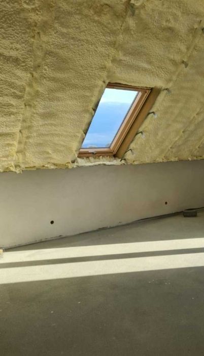 Утеплення піною горища, мансарди ППУ, гідроізоляція полісечовиною