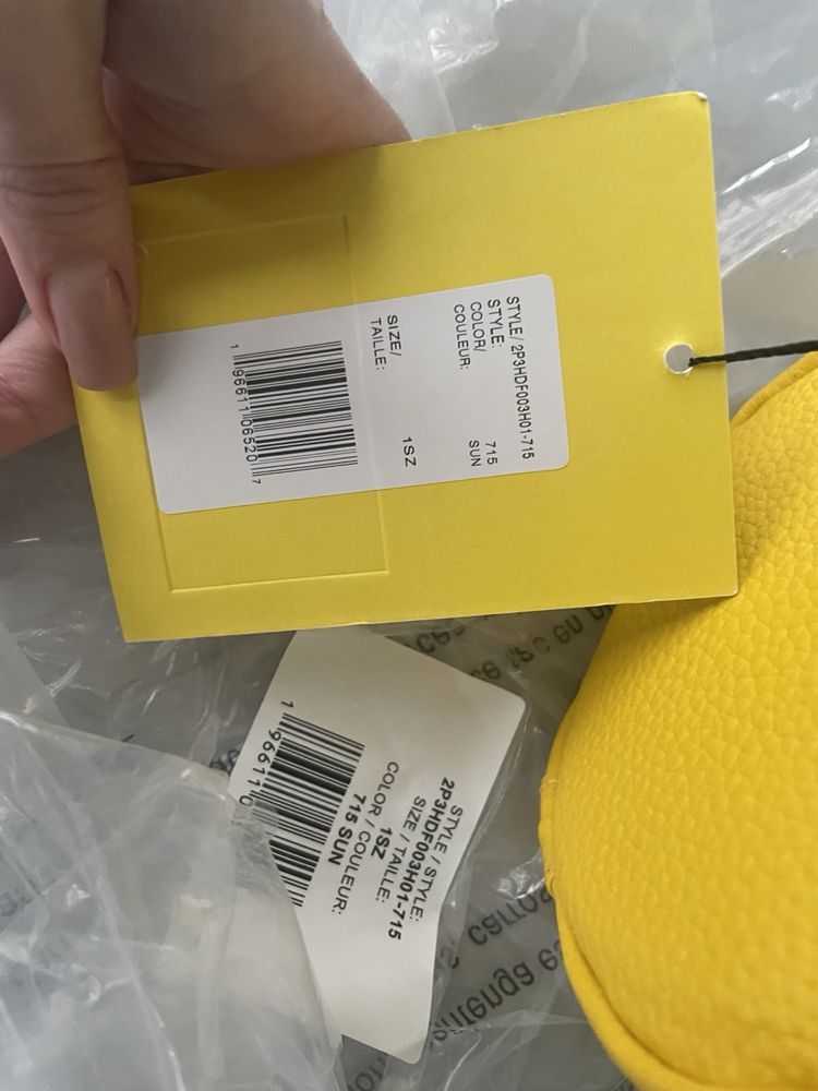 Желтая кожаная сумка Marc Jacobs The Duffle