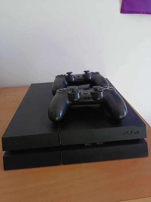 PS4 Normal (sem caixa) + 2 comandos