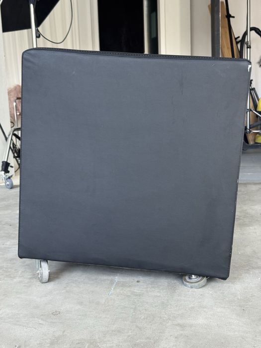 Чорний диван Одеса самовивіз